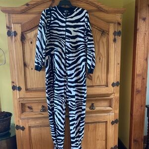 Women’s Nick & Nora black white zebra footed one piece pajamas - size S